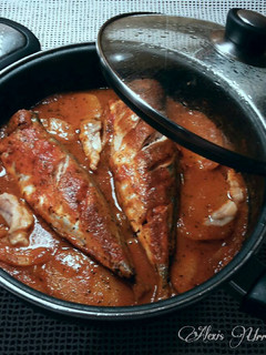 Una foto de Cazuela de chicharros, en salsa de tomate y patatas