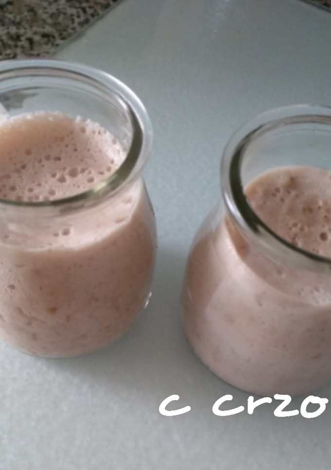 Una foto de Cuajada con fresas y avena