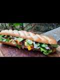 Sandwich complet thon/crudités, une salade composée dans du pain viennois !