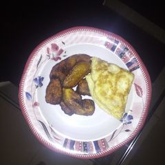 A picture of Fried egg n plantain.