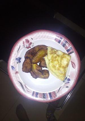 A picture of Fried egg n plantain.
