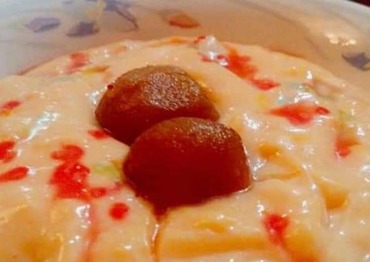 Recipe: Yummy Custard with Gulab Jamun