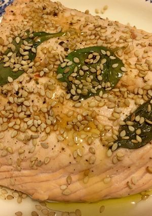 Foto principal de Salmón al vapor con albahaca y limón