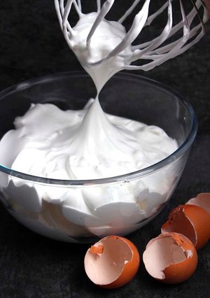 Una foto de Merengue clásico para decorar tortas