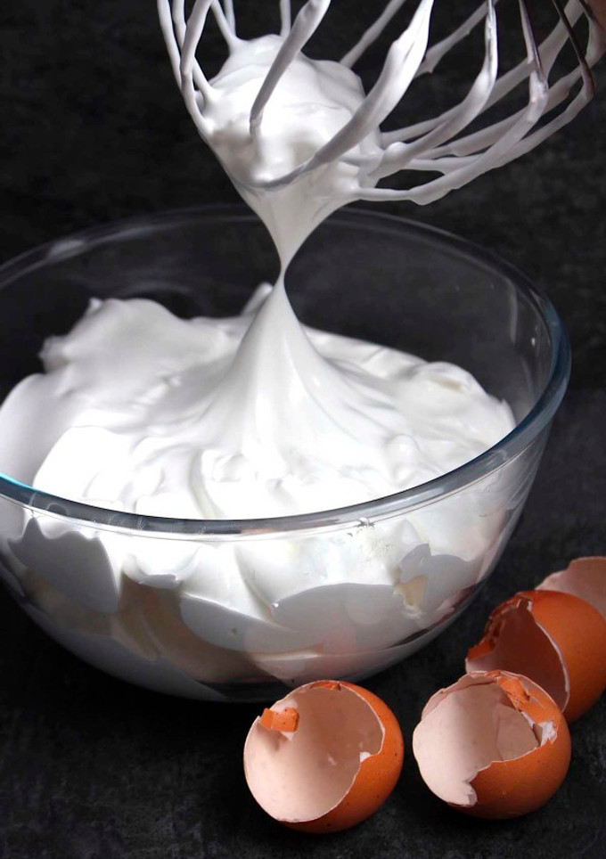 Una foto de Merengue clásico para decorar tortas