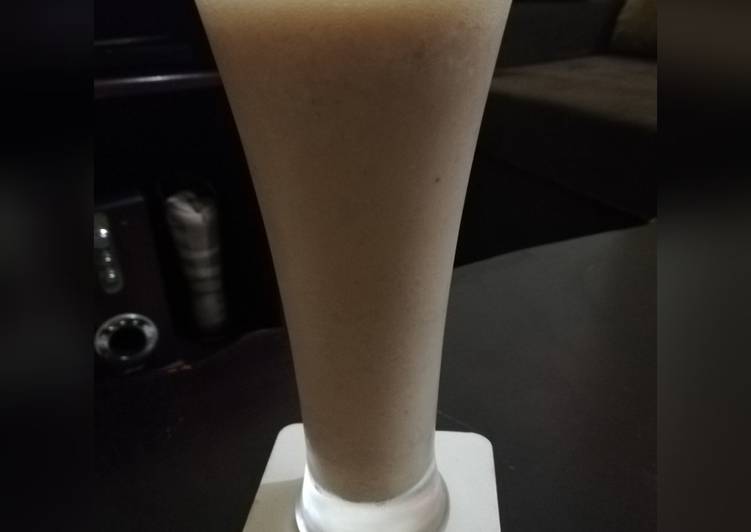 Simple banana smoothie