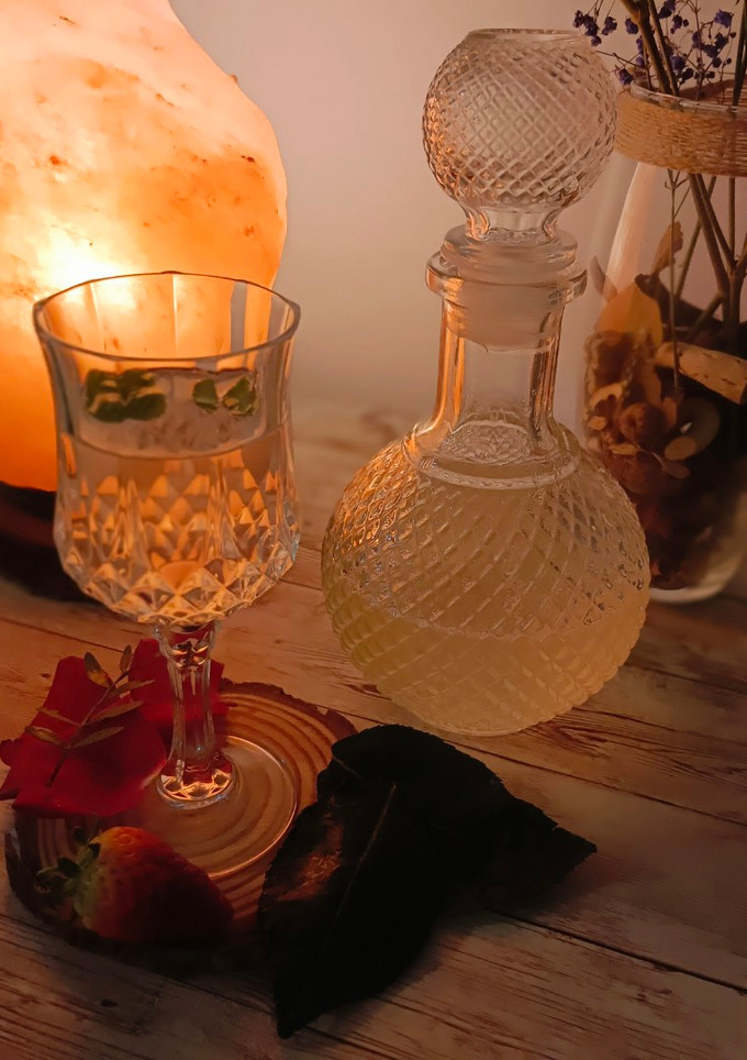 Una foto de El señor de los Anillos: Miruvor // Cordial de Agua de Rosas
