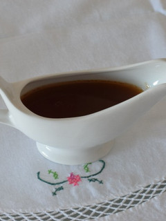 Una foto de Gravy o Salsa de pavo relleno con sidra y nueces