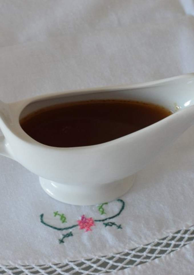 Una foto de Gravy o Salsa de pavo relleno con sidra y nueces