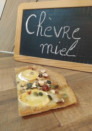 Une photo de Pizza chèvre miel