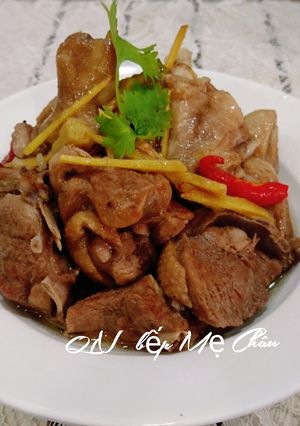 Hình của món Vịt kho gừng.