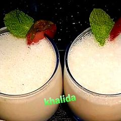 A picture of Banana and strawberry shake.