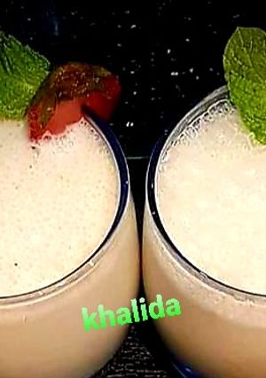 A picture of Banana and strawberry shake.