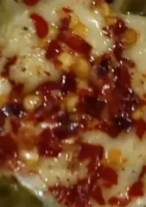 স্টাফ্ড ক্যাপ্সিকাম (Stuffed capsicum recipe in Bengali) রেসিপির প্রধান ছবি