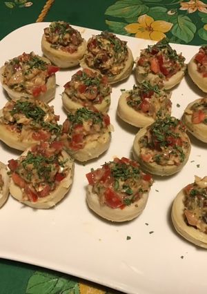 Une photo de Fonds d'artichauts farcis maquereaux, tomates, moutarde et persil