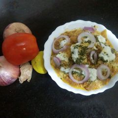 A picture of Pyazi paneer gravy.