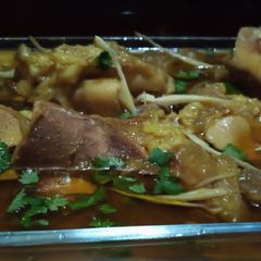 A picture of Haddi guddi (bones curry).