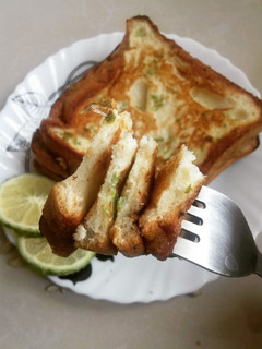 A picture of Lemon Zest French Toast.