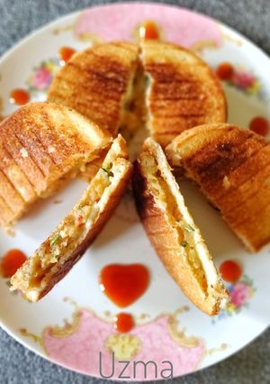 A picture of Potato and Cheese Sandwich.