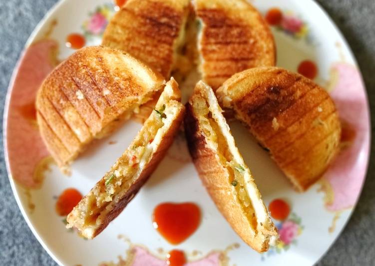 Recipe of Potato and Cheese Sandwich in 33 Minutes for Family