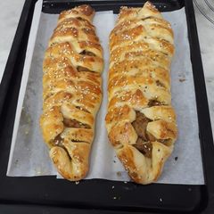 A picture of Tandoori Chicken rolls.