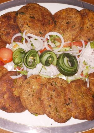 A picture of Shami resha kabab.