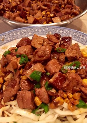 A picture of Braised Tofu with Sweet Bean Sauce.