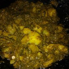 A picture of Aloo palak.