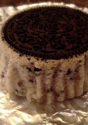 A picture of Cookies and Cream Cheesecake Cupcakes.