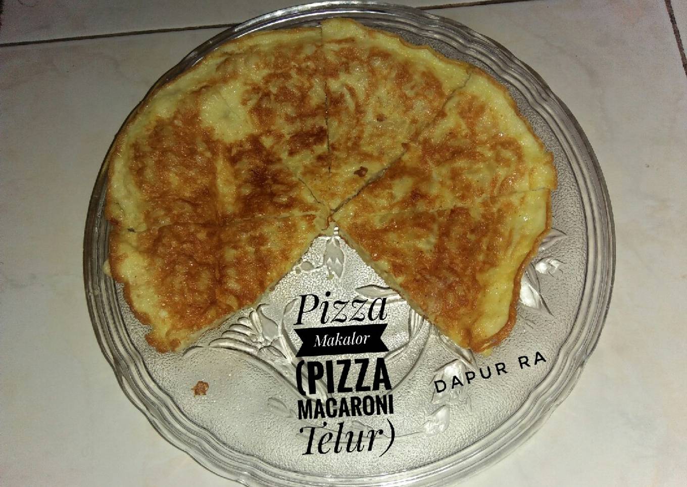 Pizza makalor (pizza macaroni telur)