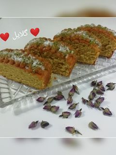 عکسی از دستور کیک هلو زعفرانی 😋