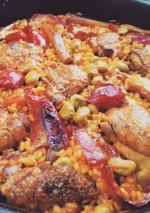 Una foto de Arroz con pollo y verduras al estilo de mi madre
