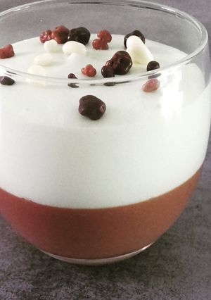 Une photo de Verrines mousse au génépi et chocolat