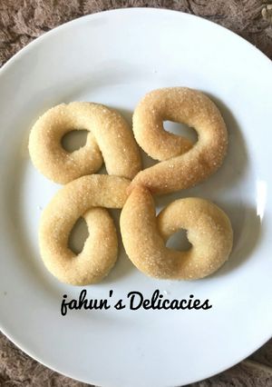 A picture of 6-9 shaped Cookie.