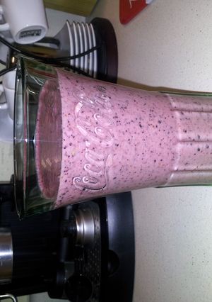 A picture of Fresh fruit smoothie.