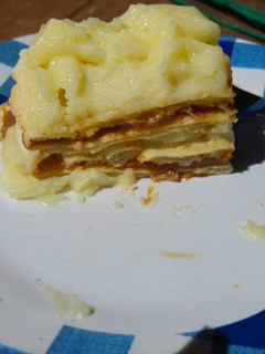 Una foto de Mil hojas de crema pastelera y dulce de leche sin TACC