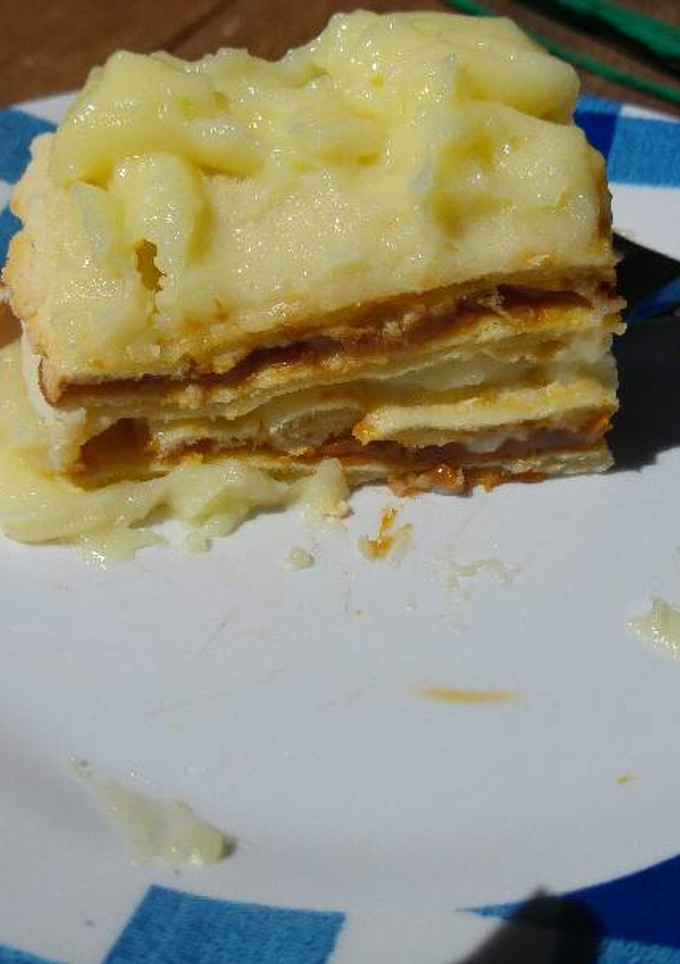 Una foto de Mil hojas de crema pastelera y dulce de leche sin TACC