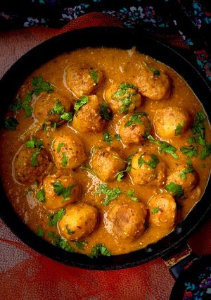 पंजाबी दम आलू(punjabi dam aaloo recipe in hindi) रेसिपी मुख्य फोटो