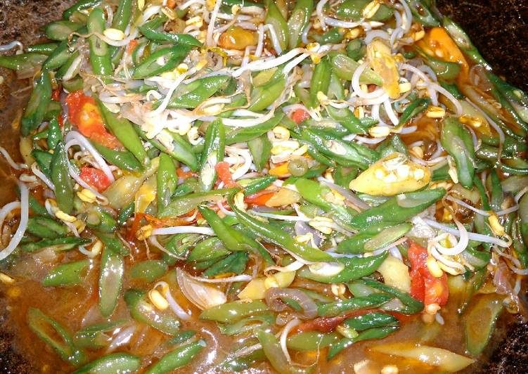 Tumis kacang panjang campur tauge