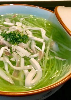 Hình của món Canh bí xanh nấu nấm với đậu non.