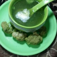 A picture of Broccoli soup.