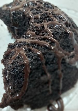 عکسی از دستور ‌کیک شکلاتی فوری با بخار آبجوش😍👌