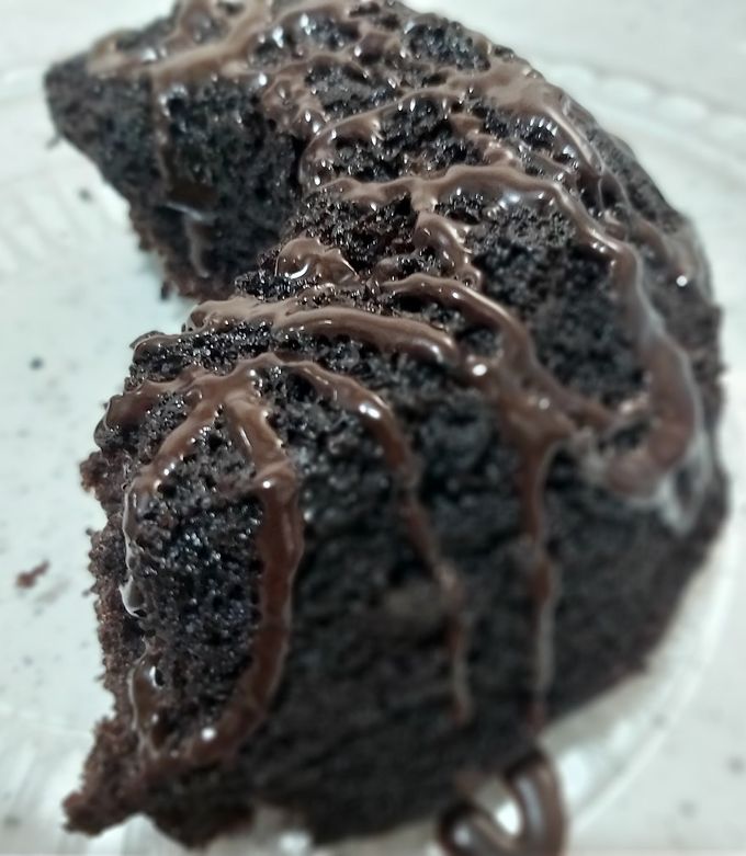 عکسی از دستور ‌کیک شکلاتی فوری با بخار آبجوش😍👌
