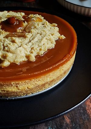 নলেন গুর চিজ কেক উইথ মাখা সন্দেশ(Nolen gud cheese cake with makha sandesh) রেসিপির প্রধান ছবি