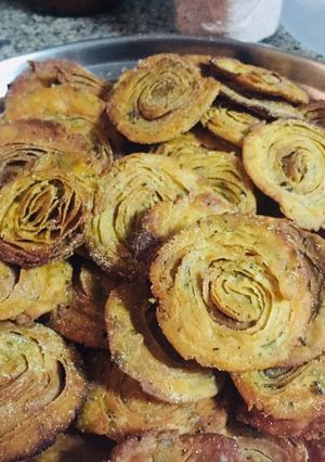 સાટા પૂરી (Satta Poori Recipe In Gujarati) રેસીપી મુખ્ય ફોટો