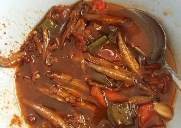 Cara Membuat Ikan teri tomat pedas manis Anti Gagal