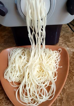 Hình của món Làm sợi Mỳ quảng.
