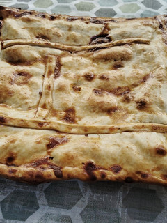 Una foto de Empanada gallega de pisto, tomate y atún al natural fácil para 2