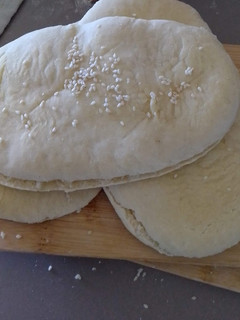 Una foto de Pan para sándwich tipo árabes 😋👌