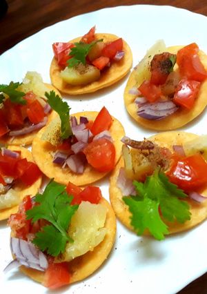 A picture of Papri bites.